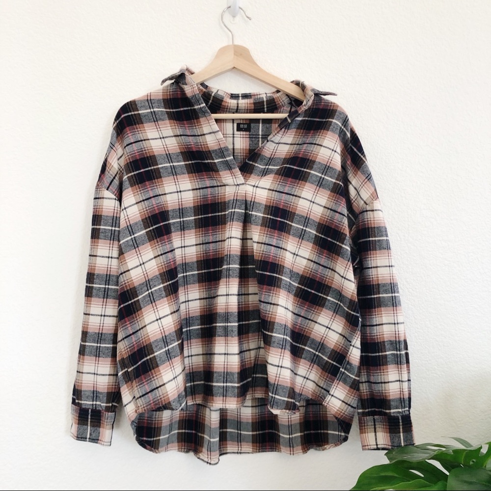 Uniqlo Women V-neck Flannel Medium